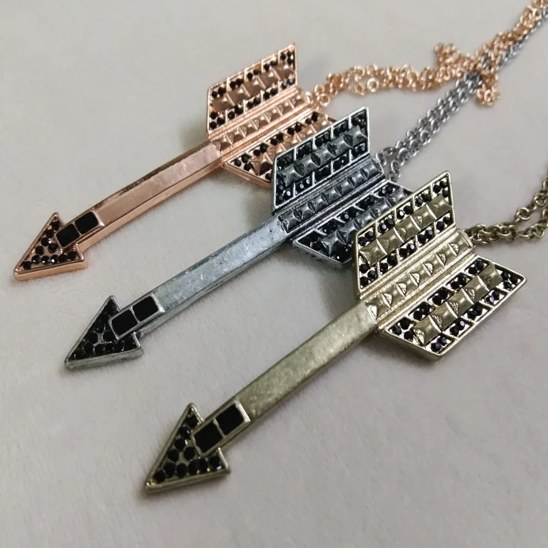 

Vintage Brand Rosegold Gold Antique Silver Crystal Arrow Pendant Necklace