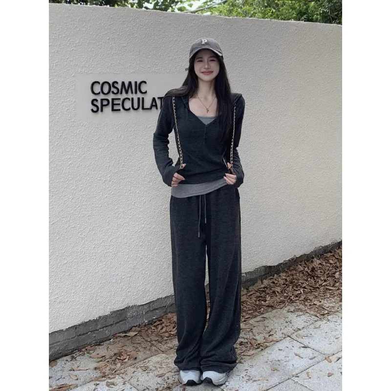 

Женский брючный костюм, темно-серая футболка с капюшоном и V-образным вырезом, длинными рукавами + прямые широкие брюки + майка, Повседневная Женская одежда из трех предметов