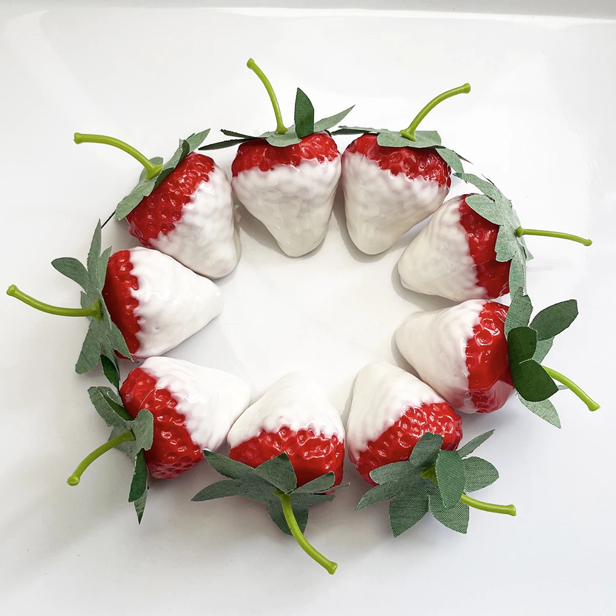 3-Piece Set of Artificial Strawberry Models Various Styles of Fake Fruit Jam Fake Sugar Nedle Models Funny Toys