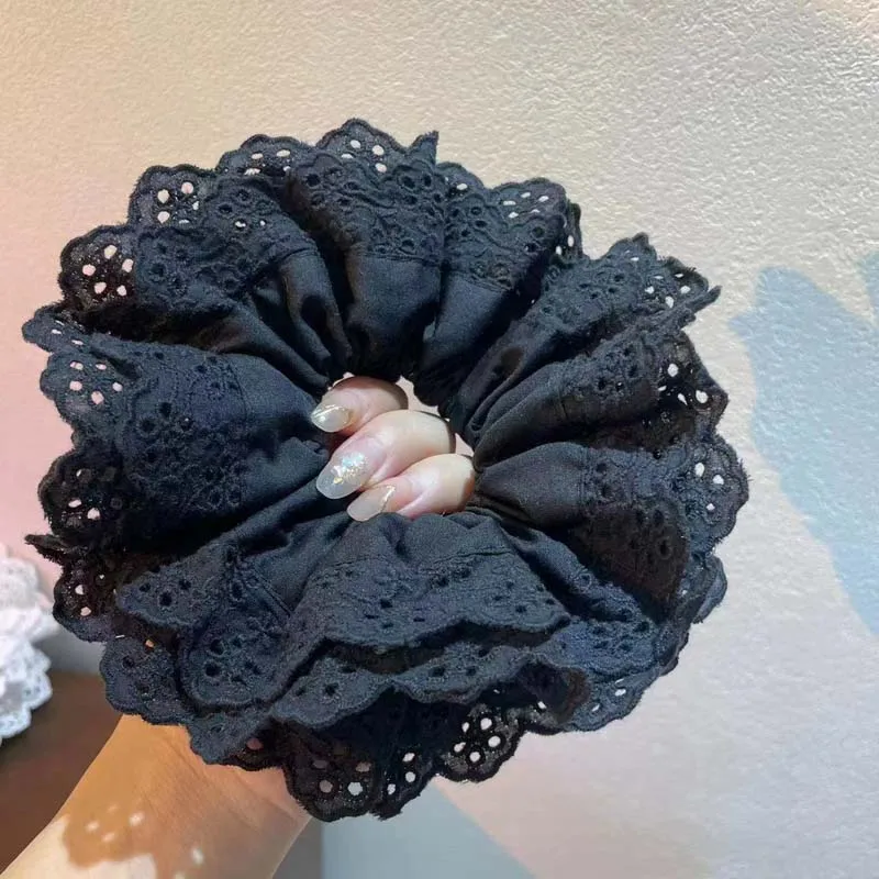 Рисунок 6 - Модные кружевные резинки для волос