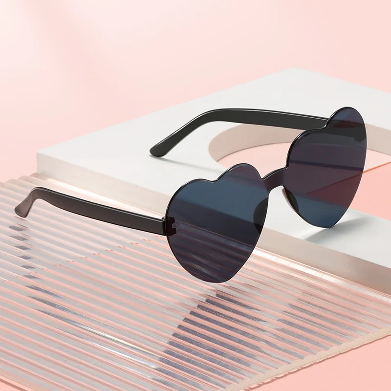 

Женские Модные цветные поляризационные солнцезащитные очки в форме сердца, тонированные солнцезащитные очки для девушек, винтажные женские солнцезащитные очки без оправы UV400