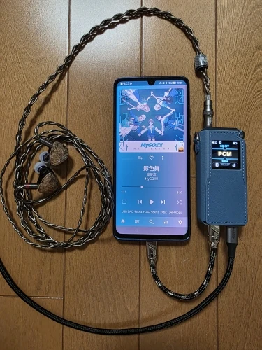 Fones de ouvido intra-auriculares híbridos HiFiGo DUNU x Gizaudio