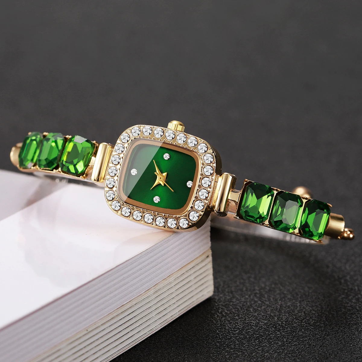 1pc Women's Gift Watch Compact Sweet Simple Style Bracelet Watch (Box Not included)