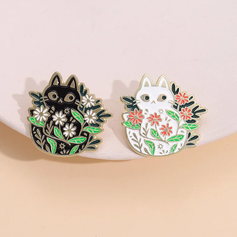 

2 Pcs Cute Black White Cat Brooch Cartoon Costume Bag Metal Pins for Backpacks Accessories Gifts