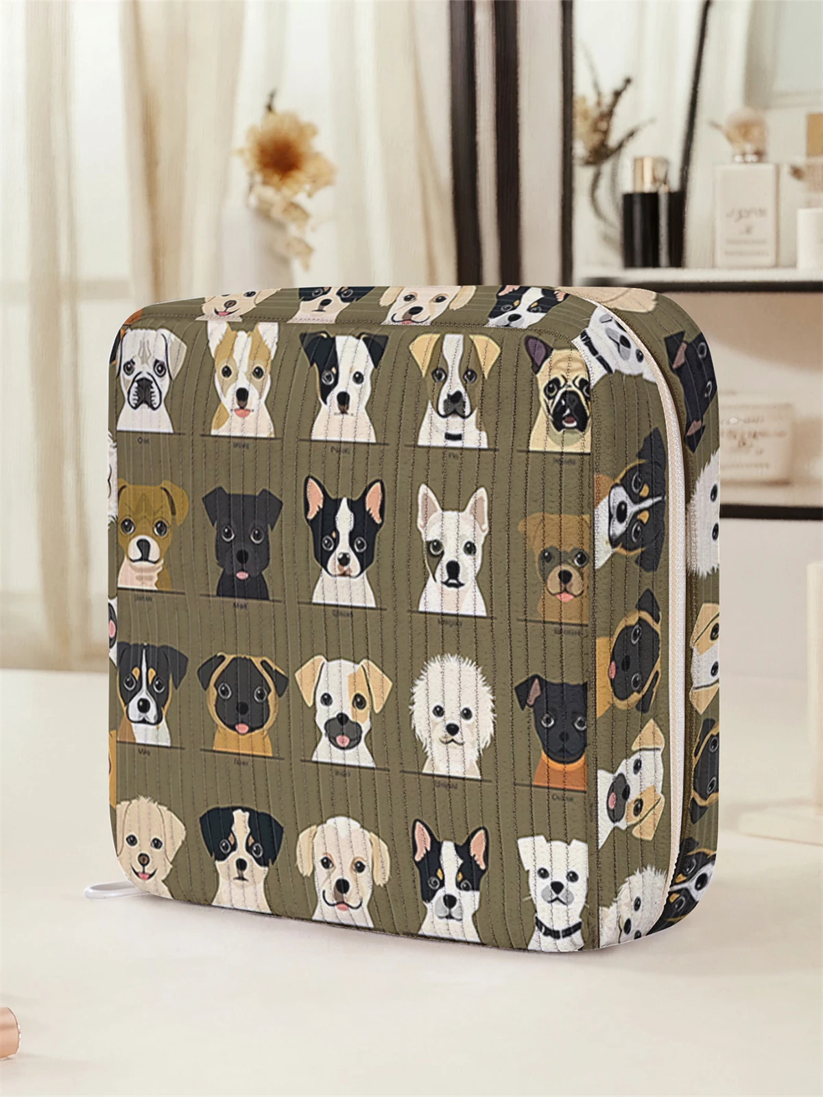 Cute cartoon dog pattern printed sanitary napkin storage bag, women's lightweight tissue bag, sanitary tissue bag