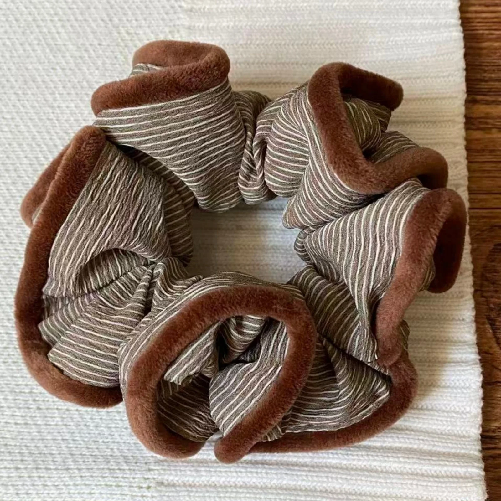 1PC Striped Flannel Scrunchies, Soft Fleece, Elegant Elastic Hair Bands For Women, Chic Hair Accessories For Daily&Party