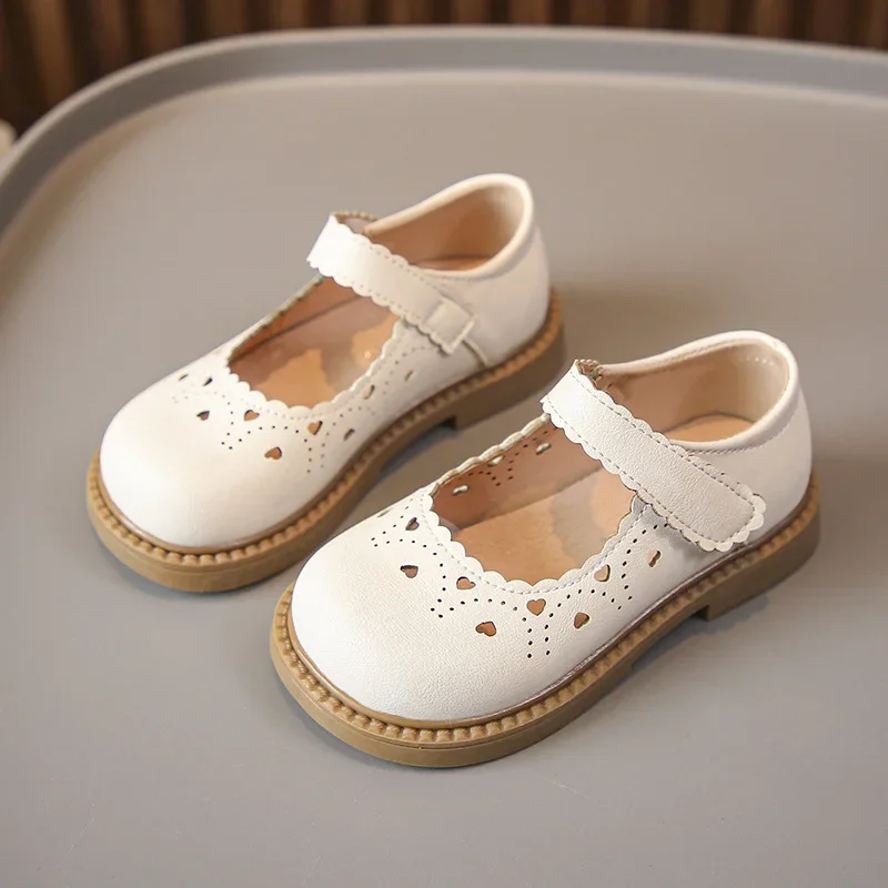 Girls Sweet Leather Shoes 2025 Spring Autumn Fashion Kids Mary Janes with Cut-outs Heart Princess Children Dress Shoes Soft Chic 4