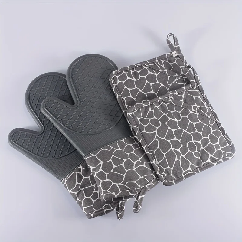 Professional Extra Long Heat Resistant Silicone Oven Mitt with Quilted Liner and Flexible Grip