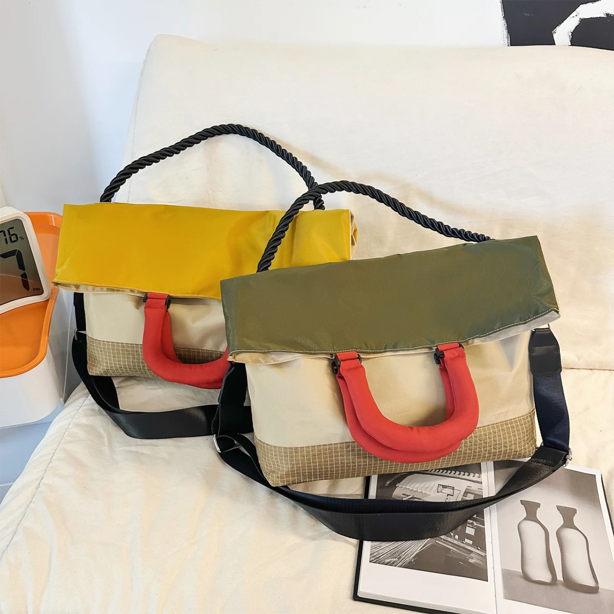Umhängetasche im japanischen Stil für Damen, dicke Canvas-Tragetasche für den Arbeitsweg, lässige, künstlerische College-Umhängetasche, Sport- und Wandertasche – Detail 3