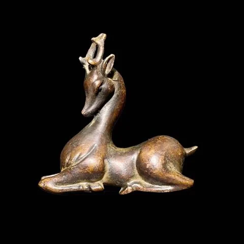 

Solid lying deer ornaments Vintage copper tea pet small deer paperweight stationery, home decoration tabletop ornaments