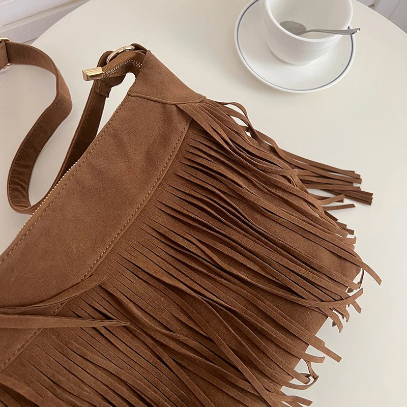 Bohemian Tassel Shoulder Bag 2024 New Retro Saddle Bag Fashionable and Trendy Large Capacity One Shoulder Crossbody Women's Bag