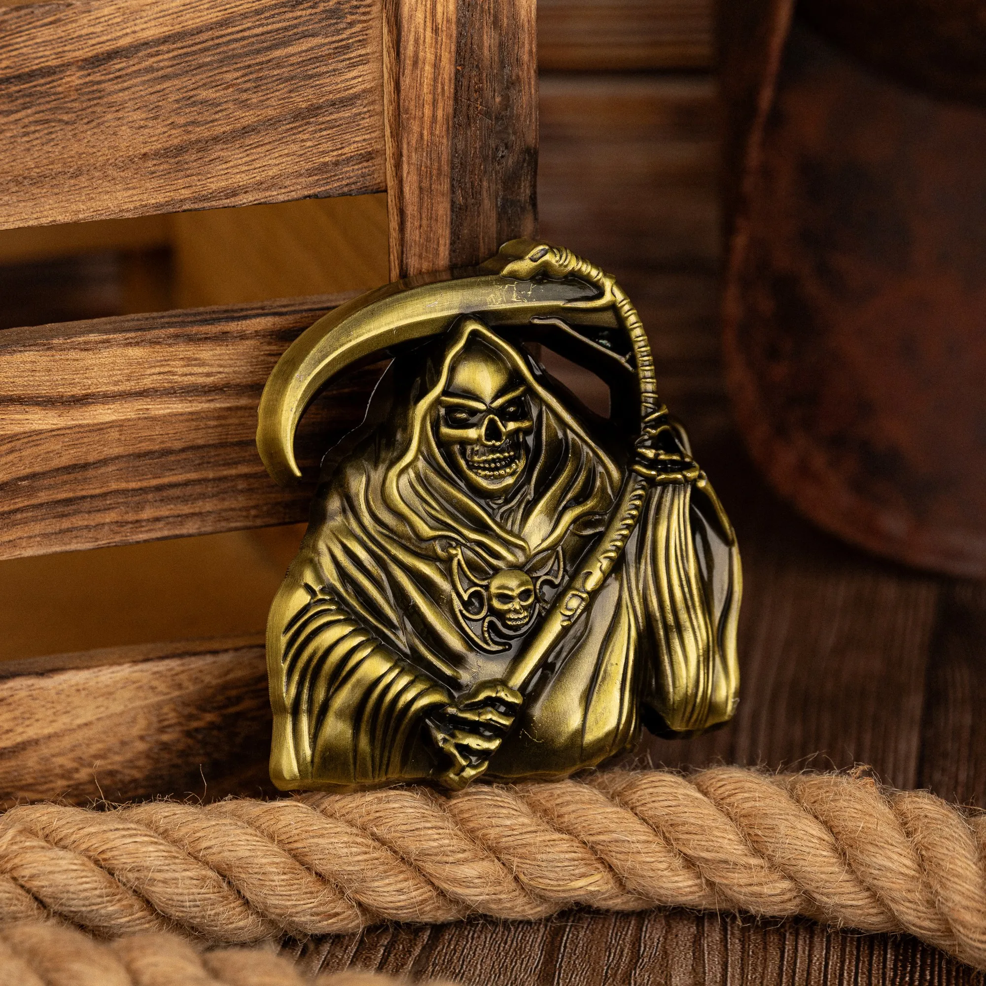 Sickle Skull Mage: Stylish Men's Novel Belt Buckle