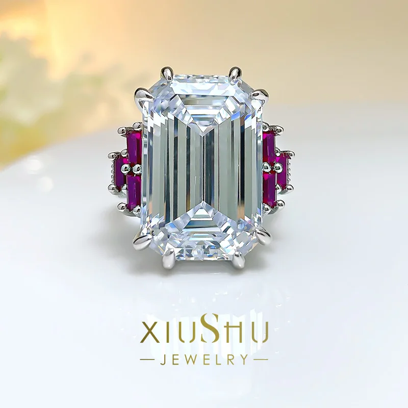 

Кольцо с зеленым камнем и сахарным бриллиантом, 19 карат