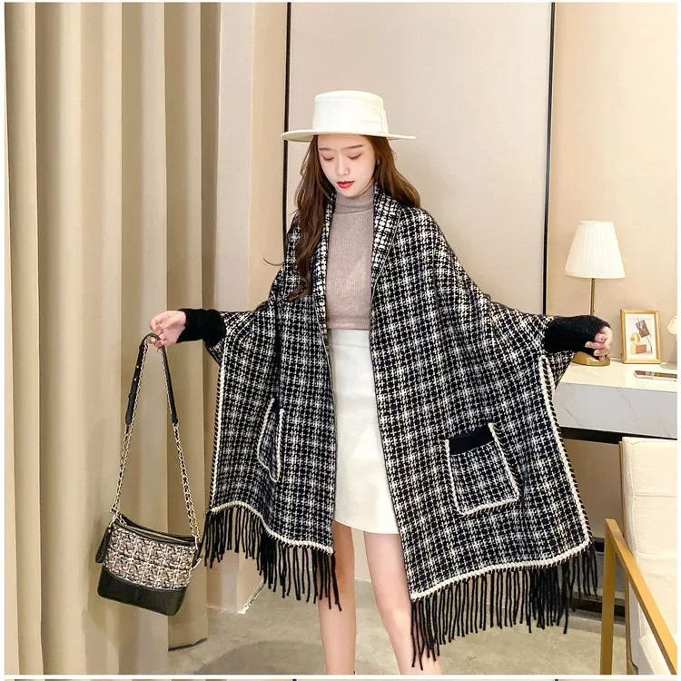 

2023 Spring and Autumn Plaid Print Shawls with Pockets and Tassel Travel Shopping New Women Warm Big Shawl Sunscreen Scarf T210