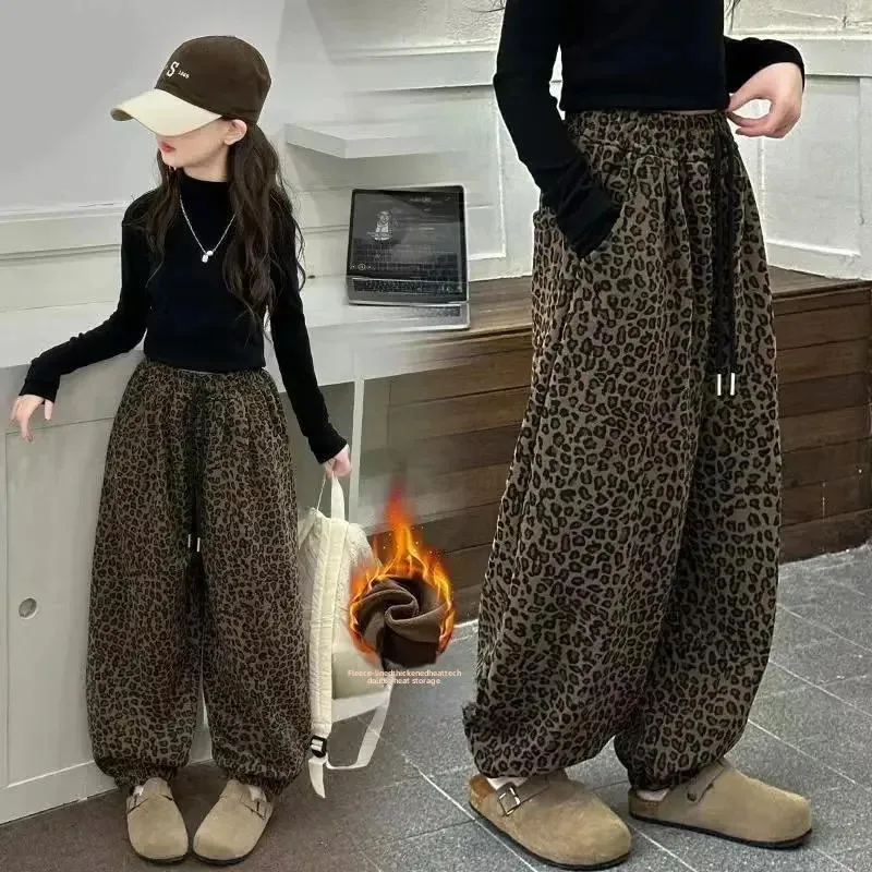 سميكة صوف مبطن ليوبارد طباعة السراويل الرياضية غير رسمية للفتيات الخريف الشتاء نمط جديد للأطفال النسخة الكورية المألوف