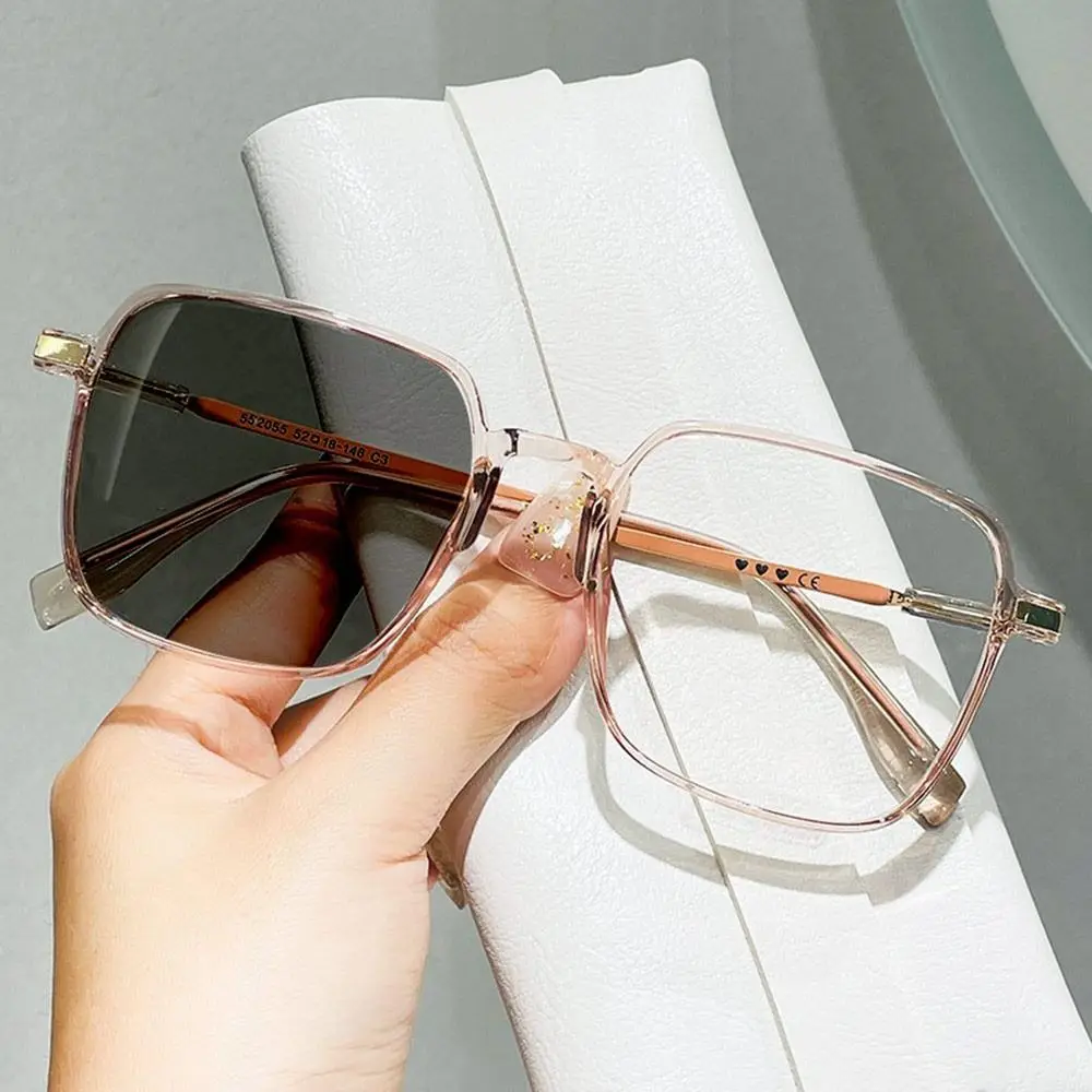 Ultralight Metal Square Eyeglasses with Anti-Blue Light and Photosensitive Lenses