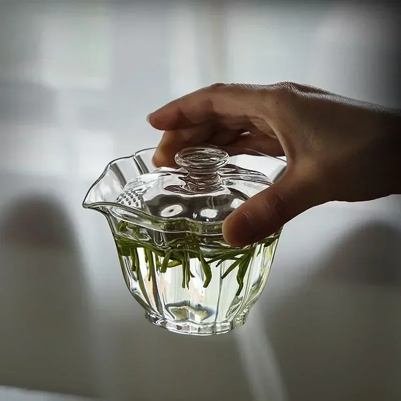 Creative Glass Tea Tureen High Temperature Resistant with Strainer Hole Hand Gripping Bowl Household Kung Fu Teaware Accessories