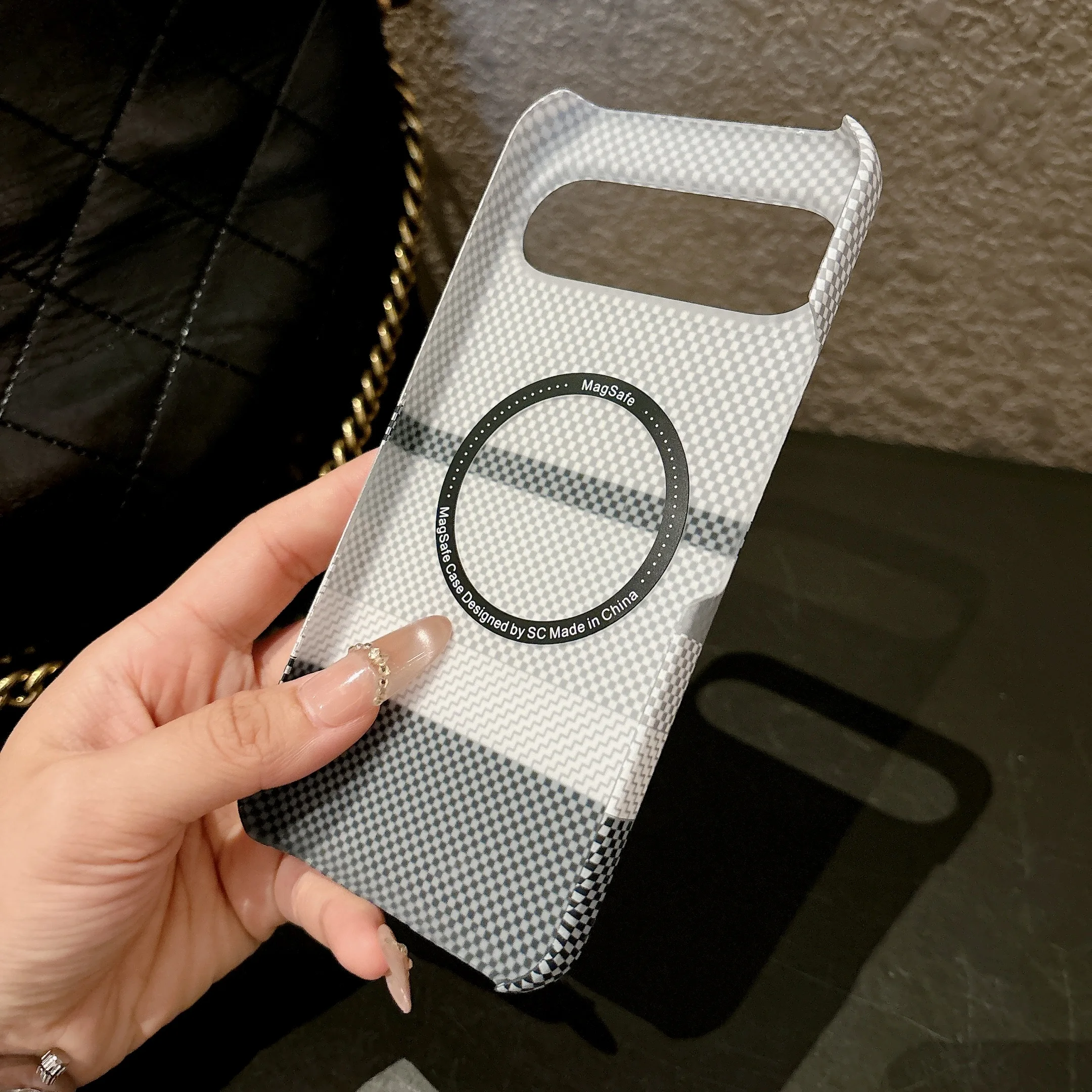 Magsafe Magnetic Kevlar Carbon Fibre Texture Slim Frameless Cooling Case