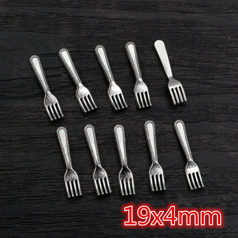 50 petites fourchettes argentées plastique