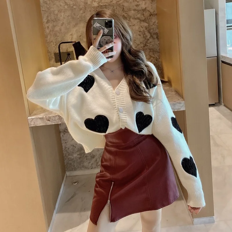 

Early Autumn Loose V-neck Young Commuter Love Cardigan Sweater Long Sleeve Top Sweater