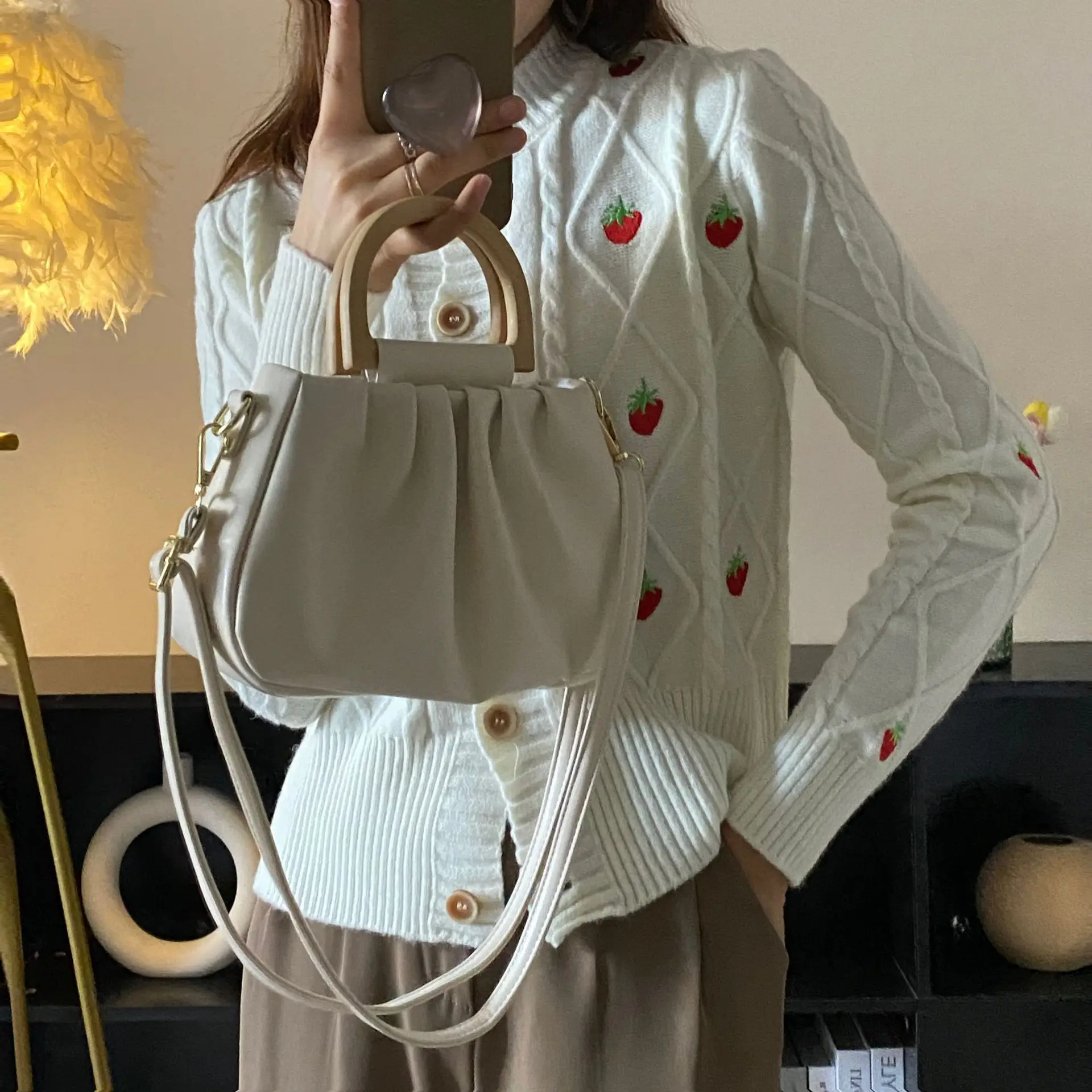 

Sweet Stawbarry Color Sweater Women Skinny Loose Wear Short Sweater Top 2023 Spring Thin New White Cardigan Coat Button