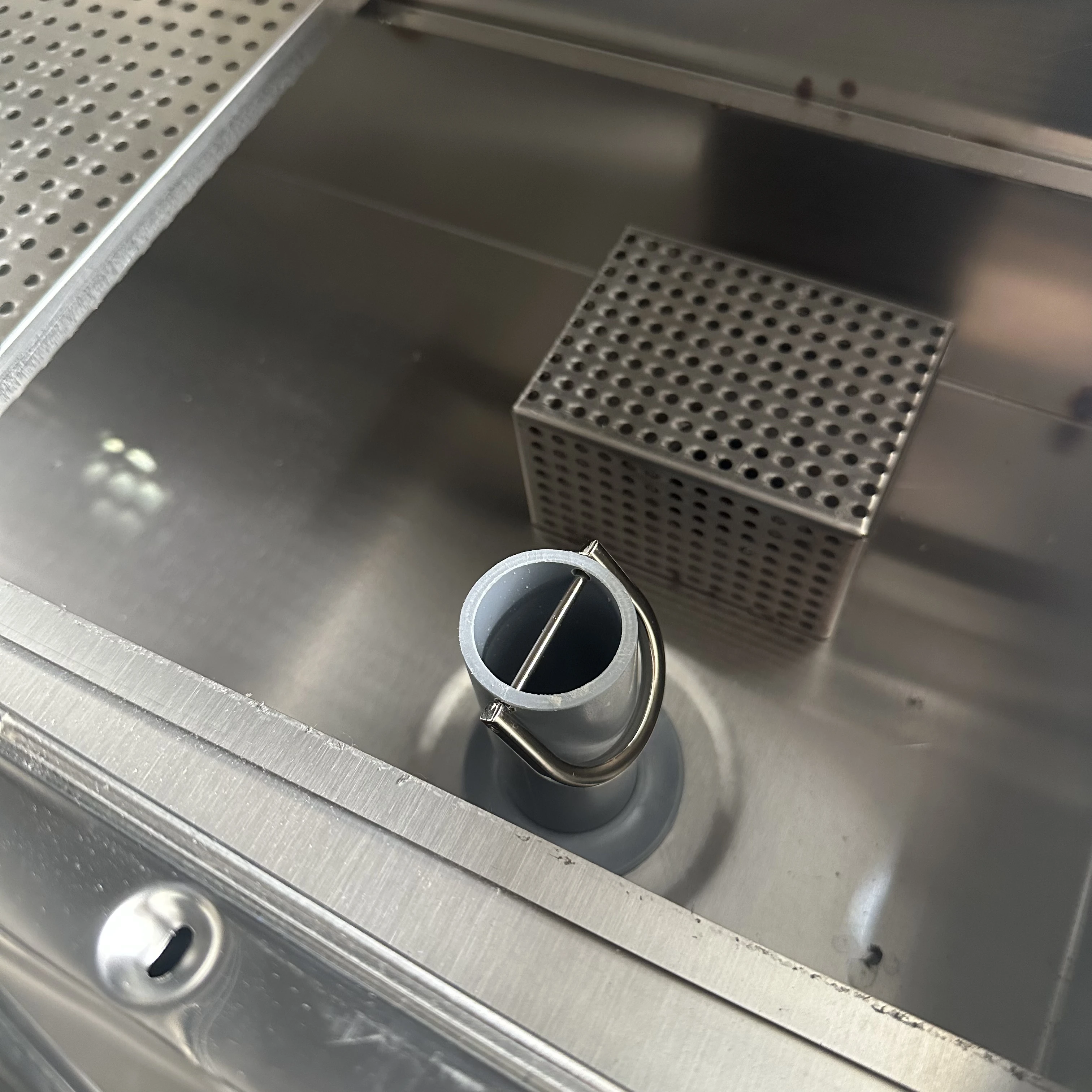 Wholesale Price 2024 Hotel Kitchen Accessories Commercial Dishwasher Freestanding Hood Type Dishwasher Machine 5