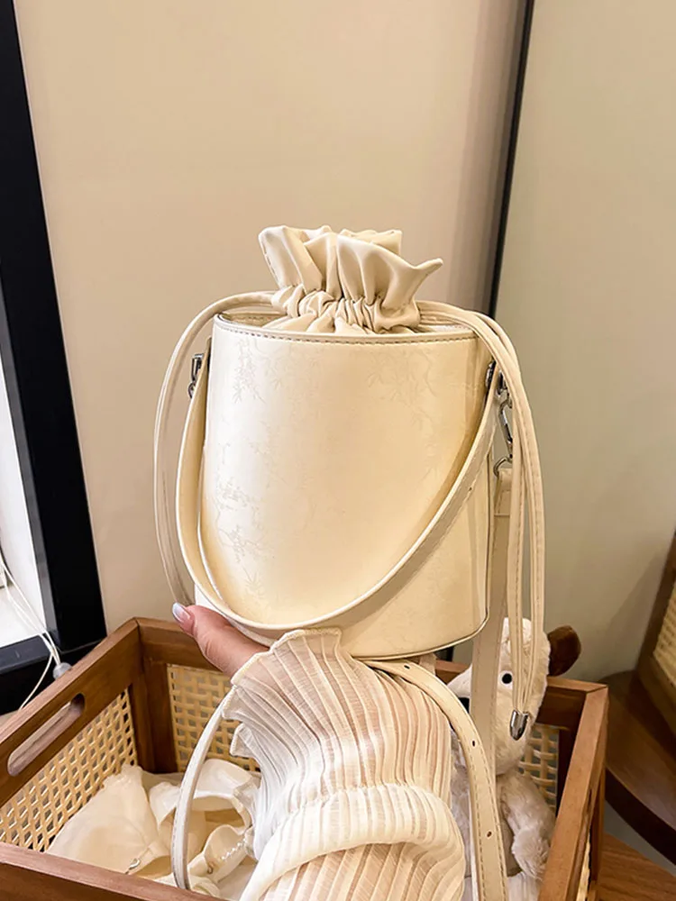 

Плиссированные сумки через плечо на шнурке для женщин, Весенняя модная сумка-мешок на плечо, роскошные брендовые сумки и кошельки для женщин, 2024