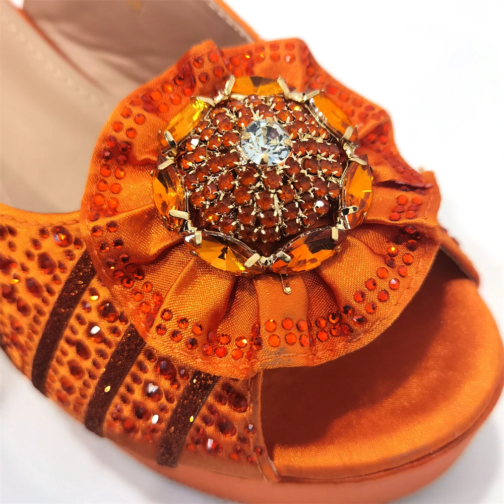 New Arrival Fashion Style Platform High Heels Handle Bag Anklet Design Medium Heel Ladies Shoes Suitable for Wedding Party