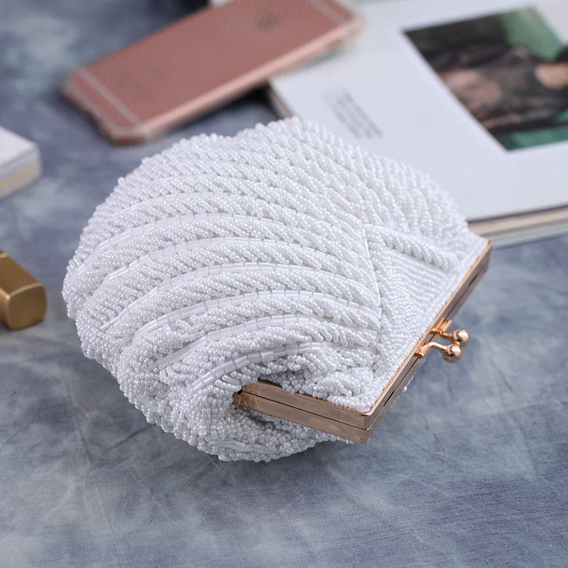 Pochette con petali di fiori Borsa da sposa Borsa da sera Borsa elegante in raso rosa per damigella d'onore Borsa da cerimonia nuziale formale con manico bianco – acquista a prezzi convenienti