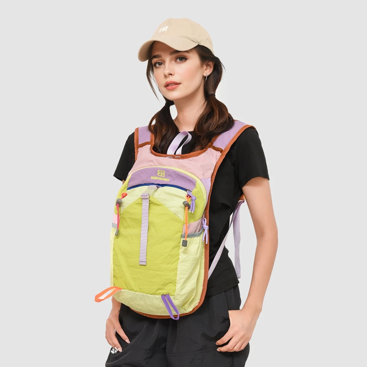 Outdoor Hiking and Mountaineering Bag, Lightweight Backpack, Foldableable Waterproof Travel Bag, Professional Flushing Bag, Skin Backpack, Female Mountain Climbing and Fishing Sports