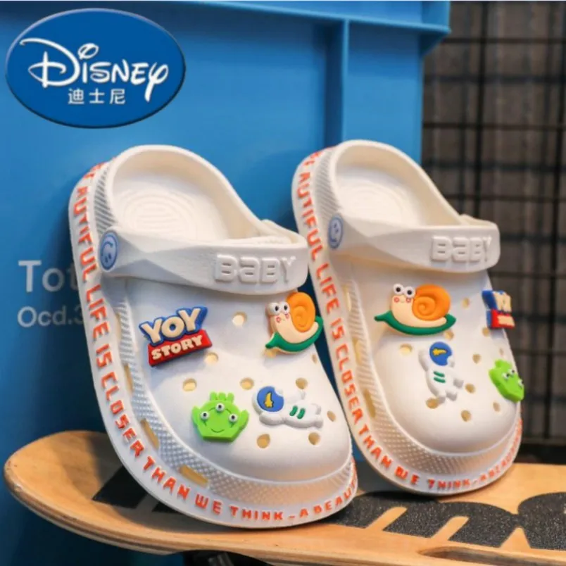 Disney Toy Story Cartoon Sandals 2023 New Kids Tide Pantofole Bambini Scarpe Da Spiaggia Fashion Hole Shoes Cute Ligth Sandals