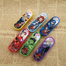 

Genuine Marvel's The Avengers Figure Model Finger Board Iron Man Thor Black Widow Hawkeye Bag Pendant Ornaments Children Toy