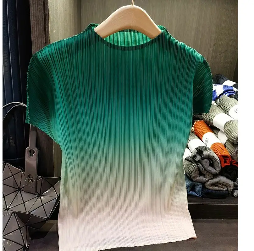 

High end gradient round neck pleated top commuting short sleeved T-shirt for women's 2023 summer new style