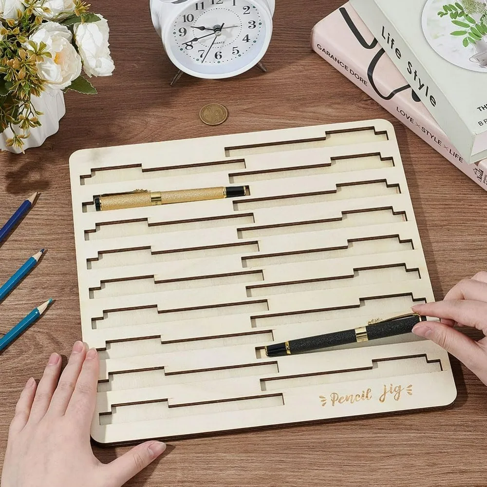 18 슬롯 정밀 펜 홀더 도구가 있는 레이저 조각 지그, 안정적인 조각 지원, 창의적인 펜 제작을 위한 목재 조각 지그