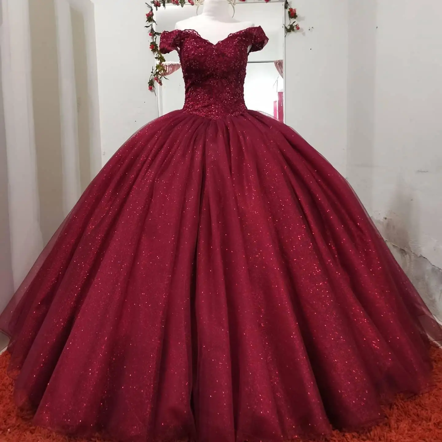 

ANGELSBRIDEP Sparkly Burgundy Glitter Quinceanera Dress Fashion Applique Tulle Formal Princess 15 Party Birthday Gowns Hot Sale