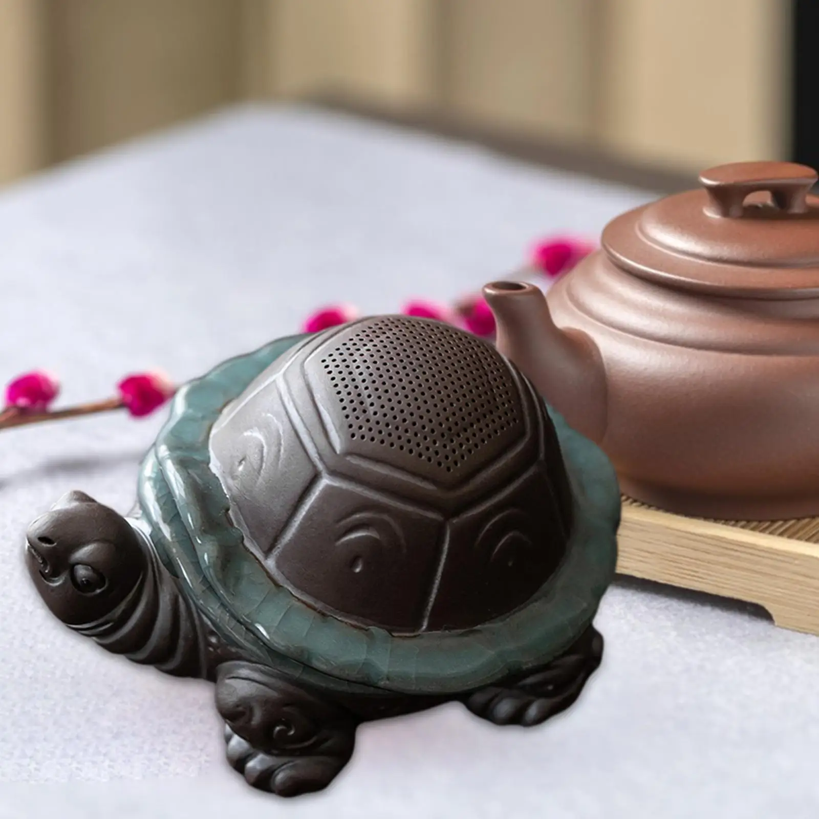 Tea Pet with Tea Strainer Tea Room Home Decoration Mini Ceramic Craft Collectible Dining Room Bookshelf Desk Turtle Statue