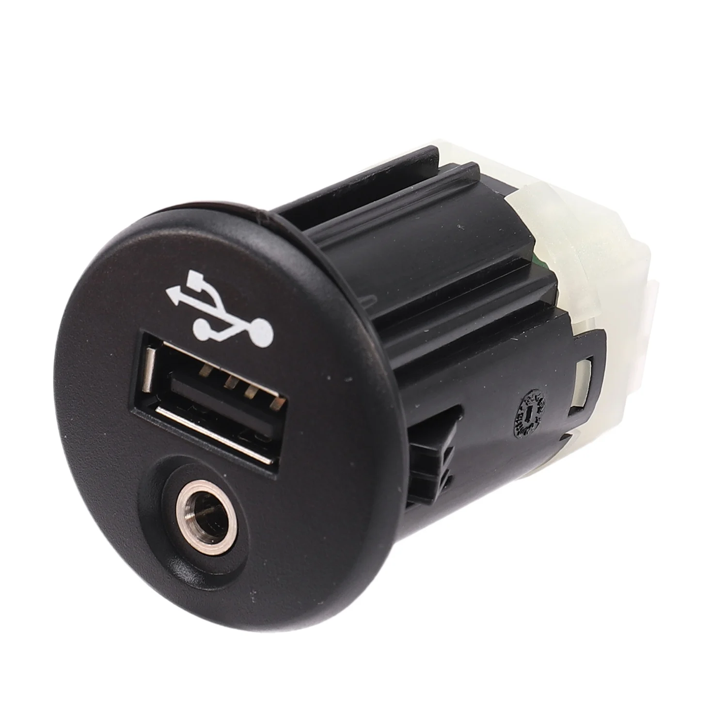 

Новый USB-разъем с дополнительным портом для Nissan Juke 2011-2013