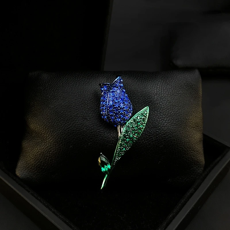 Exquisite Tulip Flower Brooch Corsage Coat Neckline Pin Cardigan Buckle Men Women Fashion Badge Clothes Accessories Jewelry 521