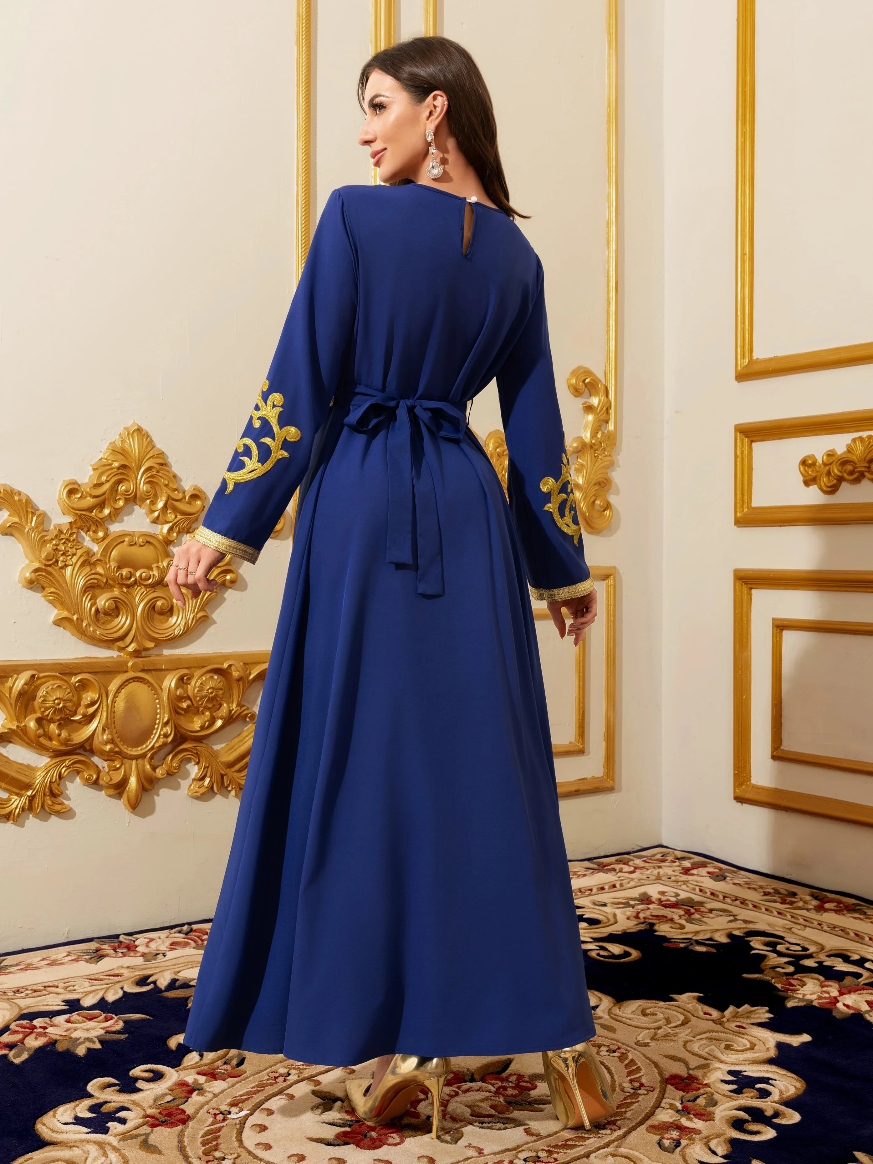 فستان ماكسي متواضع في الشرق الأوسط - عباية قفطان م...