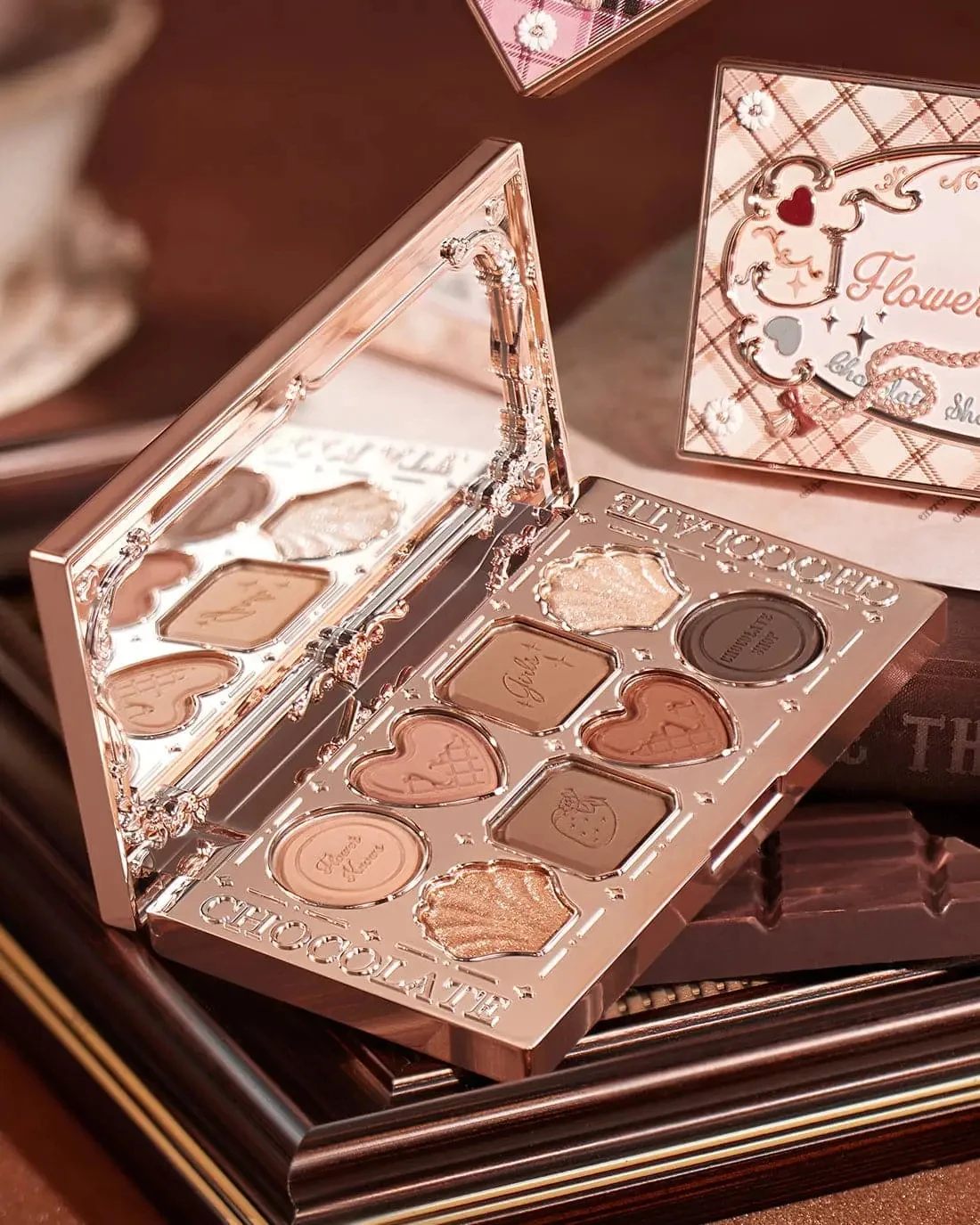 Flower Knows 8-Color Eyeshadow Palette Image 5