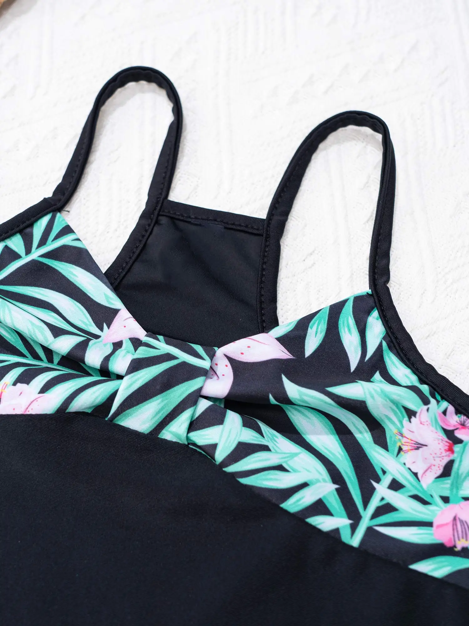 Kids Girls Swimsuits Swimwear Bathing Suits Sleeveless Tops with Briefs and shorts Bikini Sets for Beachwear Swimming Outfits