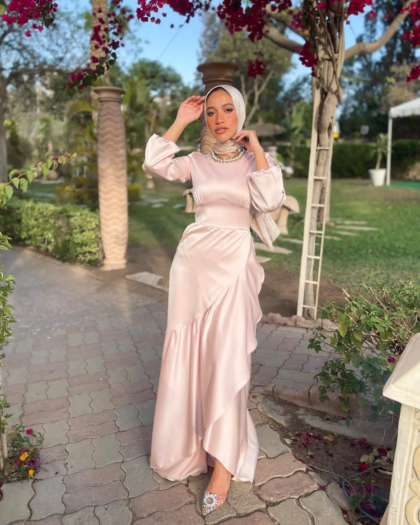 

NoblePopular O-Neck Prom Dress Floor-Length Draped With Long Sleeves Evening Summer Party Dress For Women