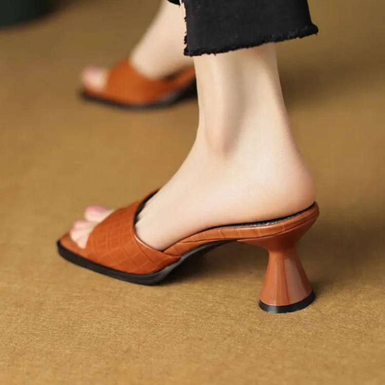 

Vintage Brown Cow Leather Women Slippers Square Toe 6cm Strange High Heels Beach Summer Shoes Beige Chic Prom Party Slides Mujer