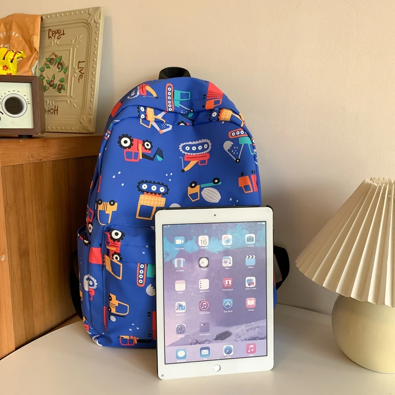 Рисунок 5 - Школьные ранцы для девочек и мальчиков