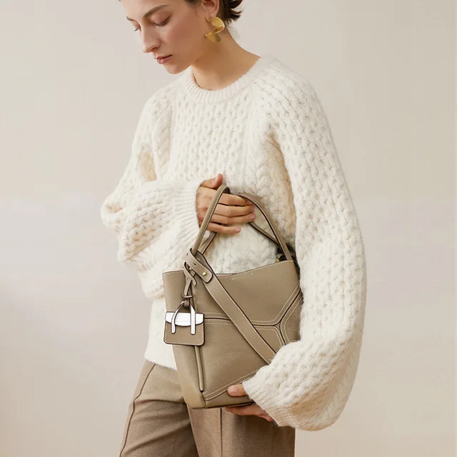 클래식한 스타일과 현대적인 기능성을 갖춘 고급스럽고 편안한 여성용 천연 가죽 빈티지 토트백