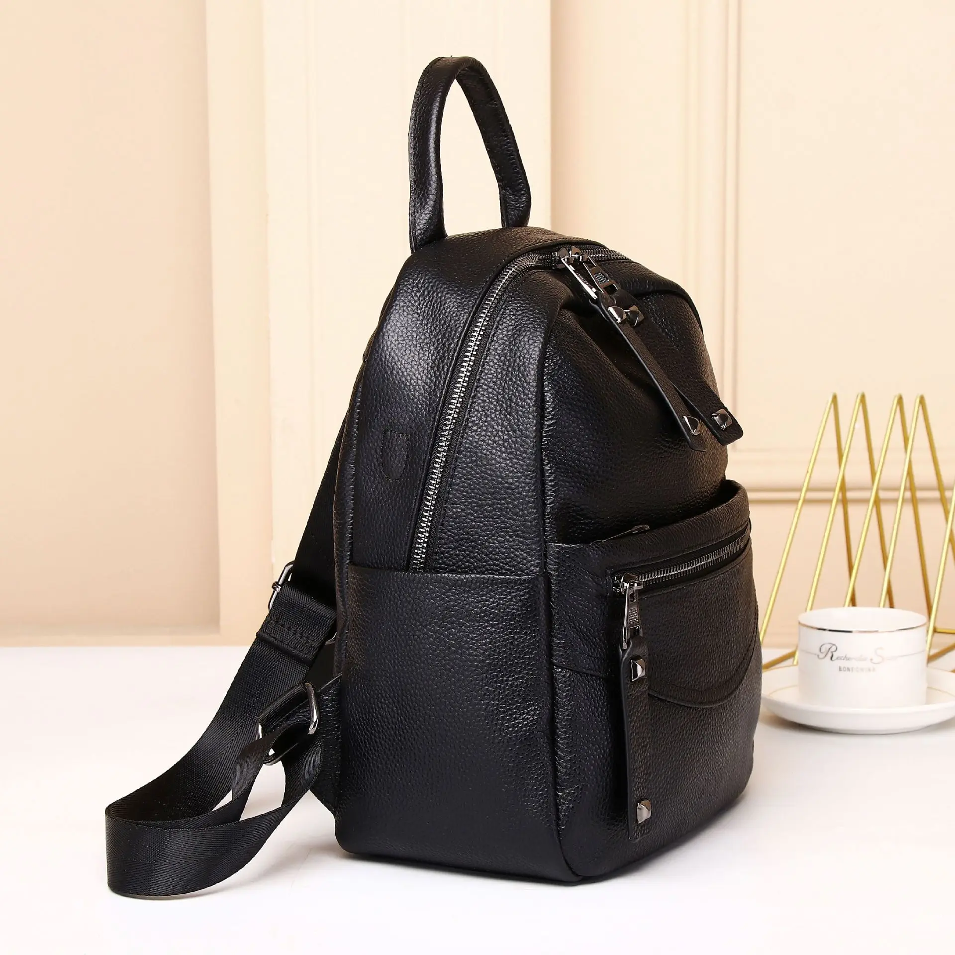 2024 New Fashion Genuine Leather Women Backpacks Luxury Brand Female Real Natural Leather Ladies Girl Student Casual Backpack 2