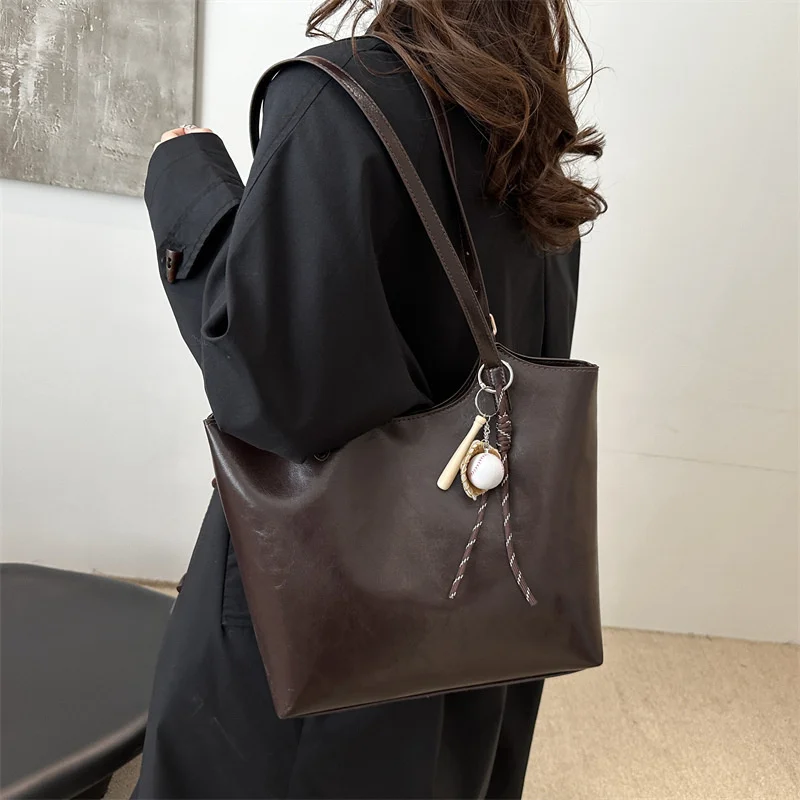 Chic Minimalist Shoulder Bag for Women Fashionable Top Handle Handbag for Daily Use & Commuting​ Shopper Totes
