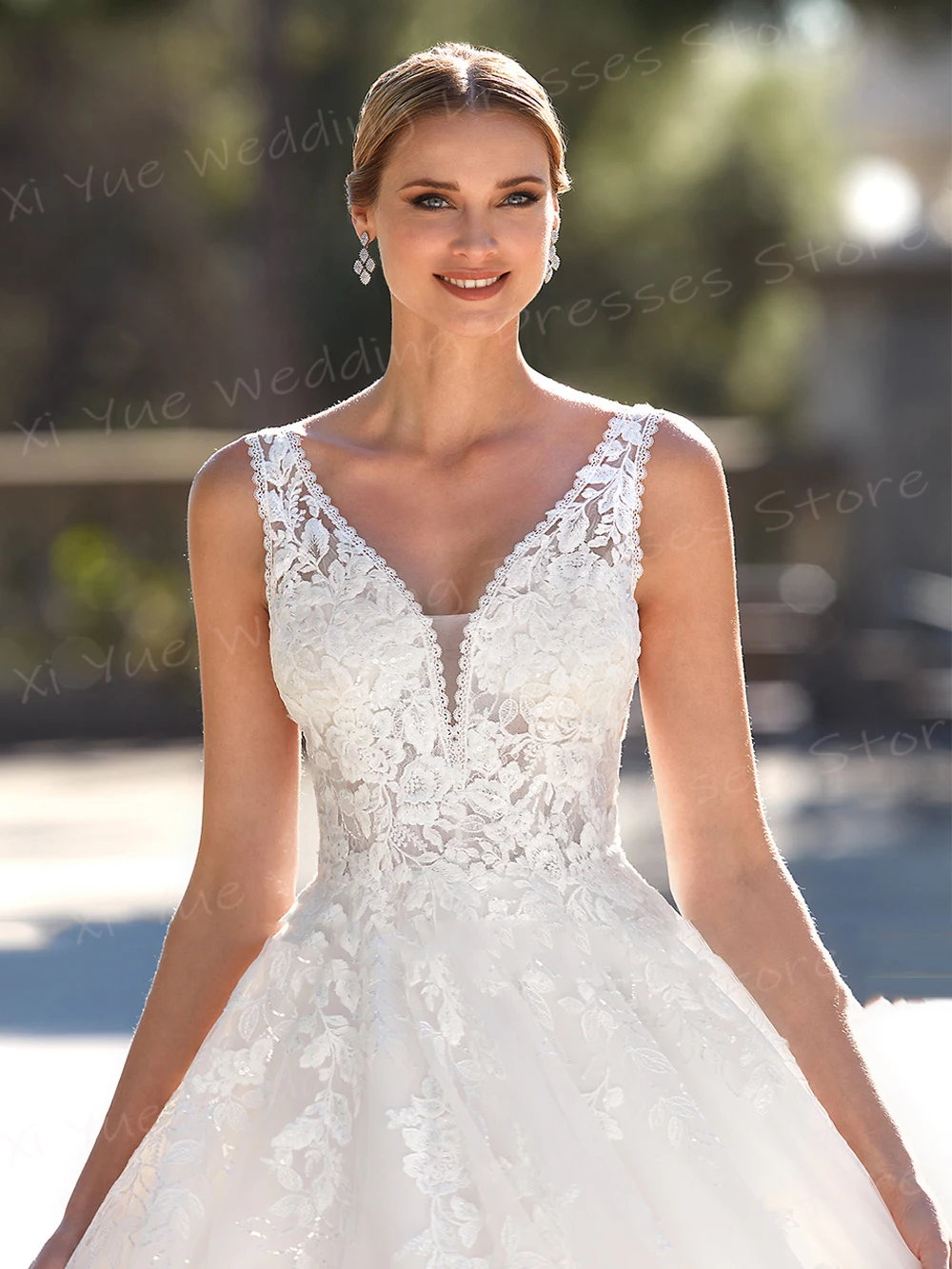 Charming Sexy V Neck A Line Women's Wedding Dresses Lace Appliques Customized Bride Gowns Sleeveless Backless Vestido De Noivas 4
