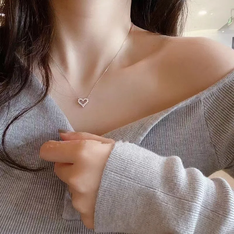 Korean Fashion Necklace for Women Heart Shaped Zircon Necklace Pendant Temperament Clavicle Chain Birthday Party Jewelry Gift