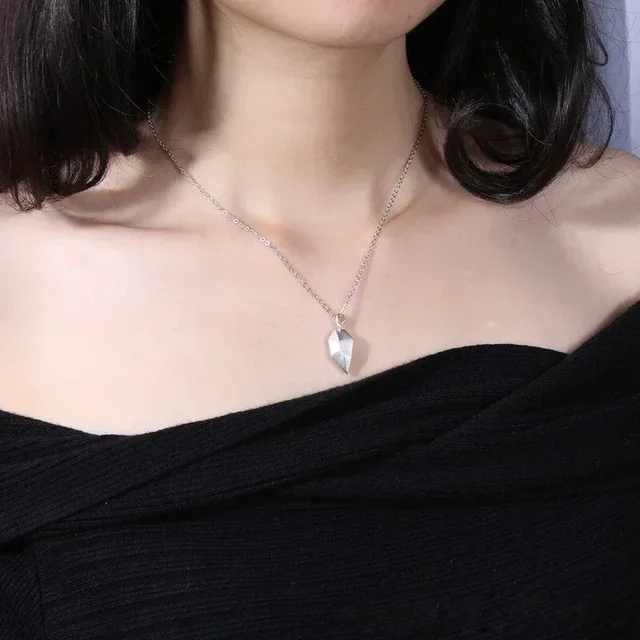 Love Shape Magnet Couple Necklace Peach Heart Magnet Couple Necklace A Pair of Heart-shaped Pendant Collarbone Chains Necklaces